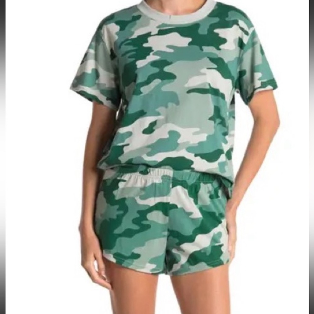 Camo pajama set Size Medium 2 piece Green Hunter cotton shorts tee Abound